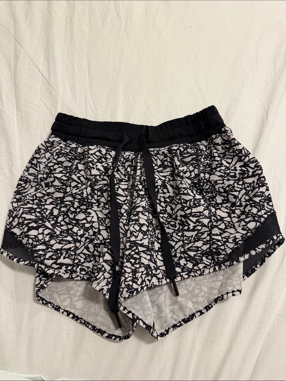 Lululemon Black & White Printed Women’s Active Shorts